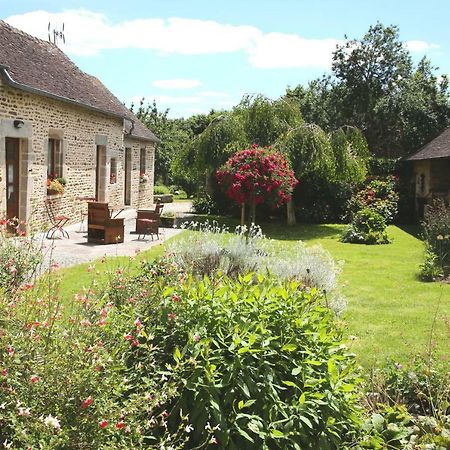 Saint-Denis-sur-Sarthon Chambre D'Hote Courtoux מראה חיצוני תמונה