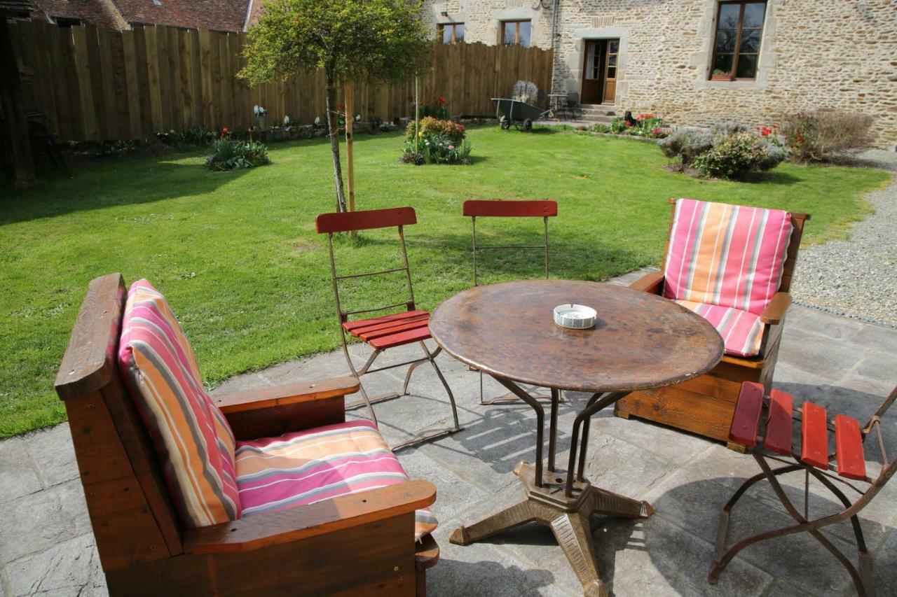 Saint-Denis-sur-Sarthon Chambre D'Hote Courtoux מראה חיצוני תמונה