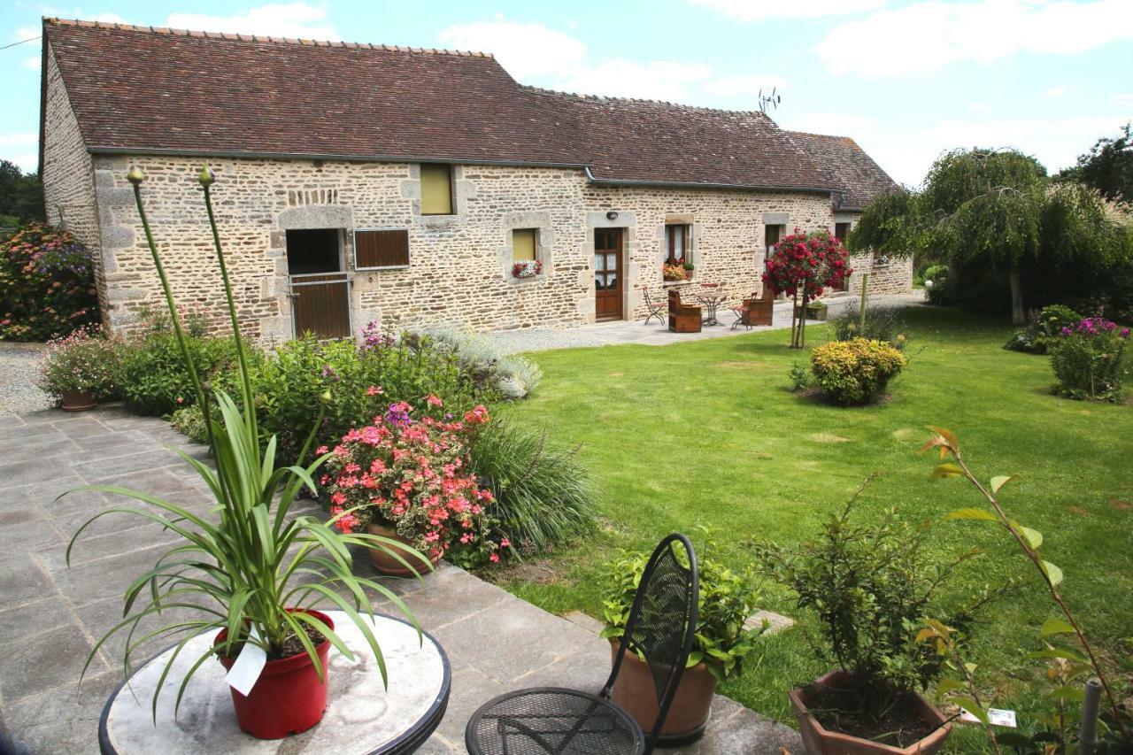 Saint-Denis-sur-Sarthon Chambre D'Hote Courtoux מראה חיצוני תמונה